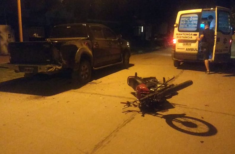 Motociclista murió en Brinkmann al chocar con una camioneta