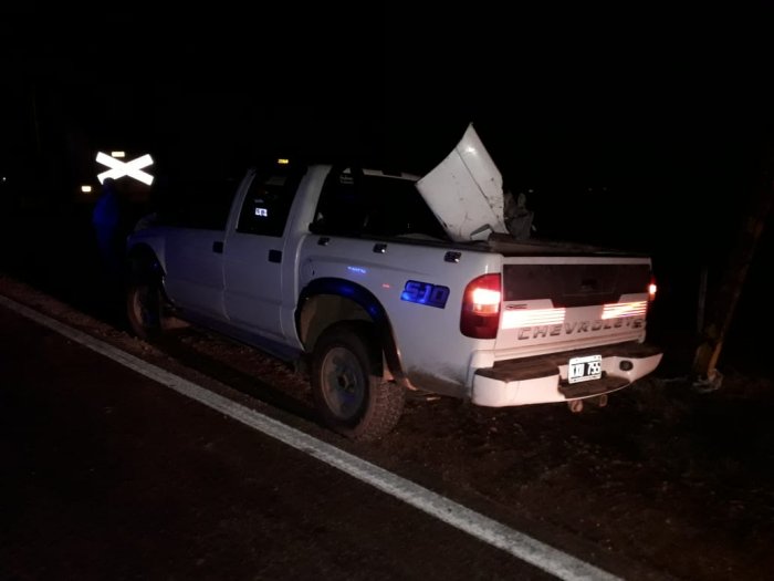 Un tren chocó una camioneta en Arrufó