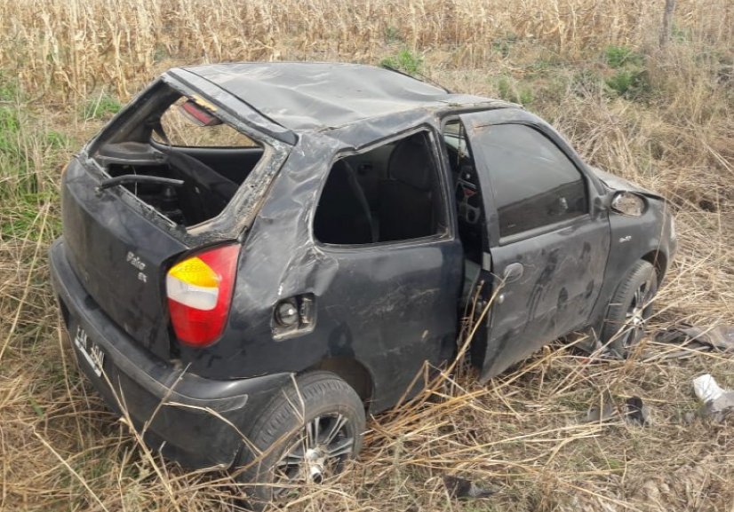 Importante vuelco de un auto en zona rural de Morteros