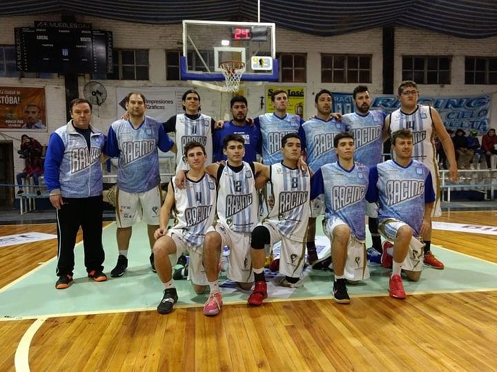 Noroeste: Racing recuperó la punta en soledad