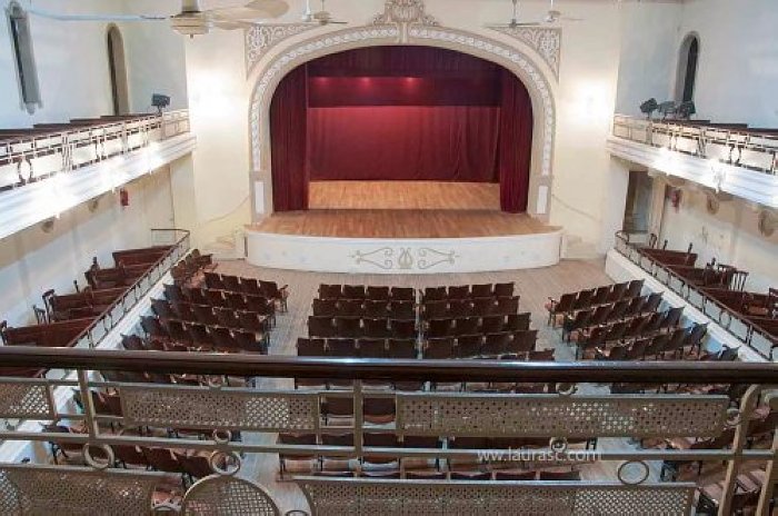 Fuerte apoyo gubernamental para restaurar el Teatro Kadima