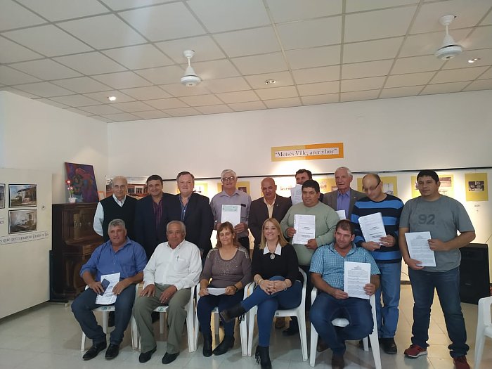 Se firmaron convenios para pavimento y para movilidad de docentes