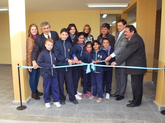 Grahovac y Tévez inauguraron ampliaciones en la Escuela 25 de Mayo