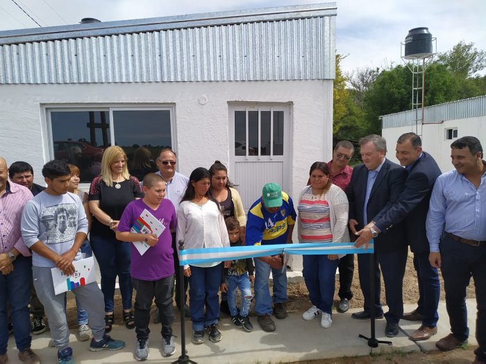 Michlig inauguró viviendas y entregó aportes en Las Palmeras