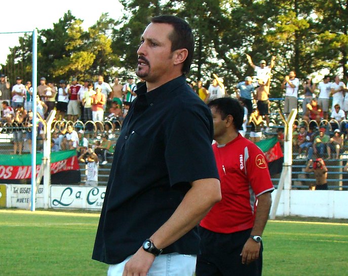 Pablo Mina seguirá siendo el técnico de Sportivo