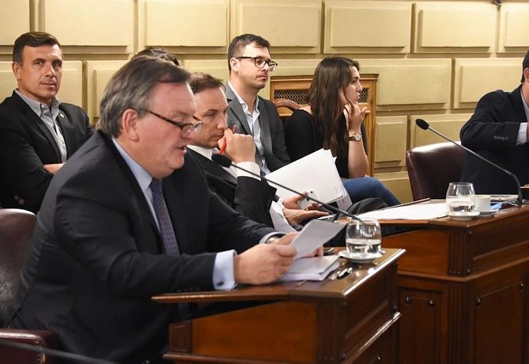 Senadores santafesinos donarán el 50% de sus sueldos