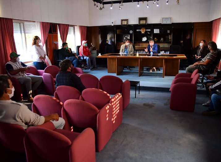 Trabajadores de la construcción se reunieron con el Intendente Bría