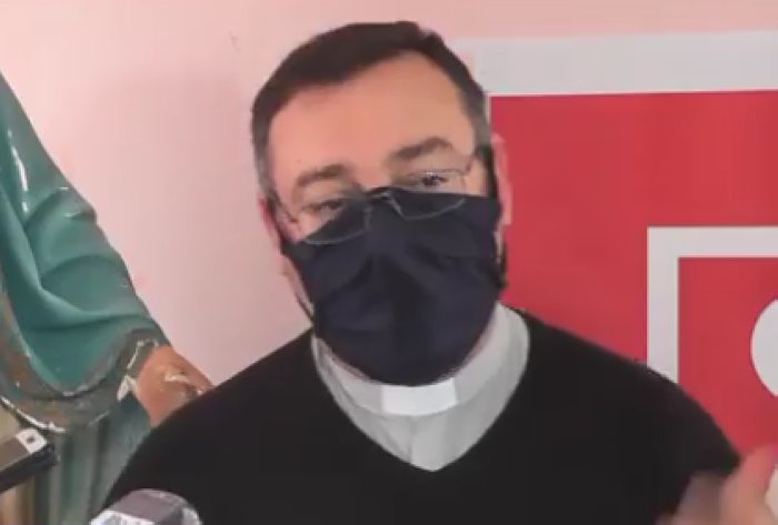 El Padre Ribero disgustado por no permitirse celebraciones con fieles