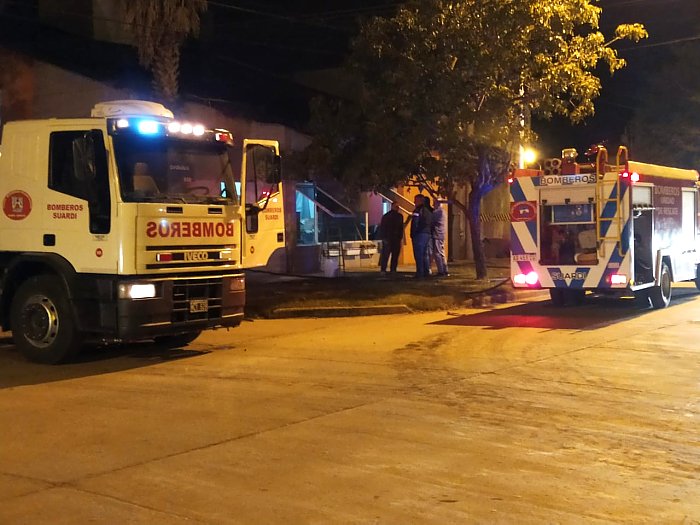 Suardi: Bomberos intervino en el incendio en una vivienda