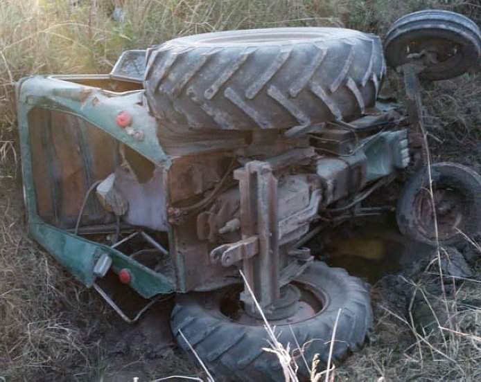 Suardi: Manejaba un tractor y cayó a un canal