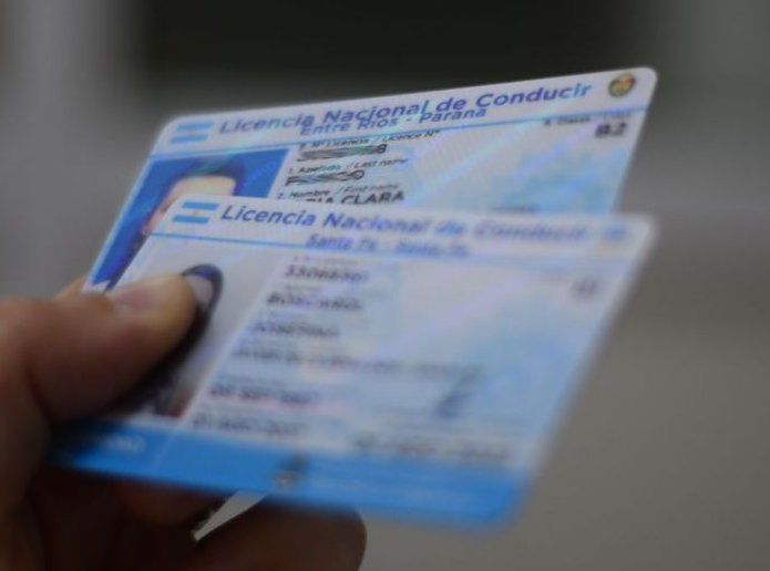 Para la licencia de conducir se deberá pagar con anticipación
