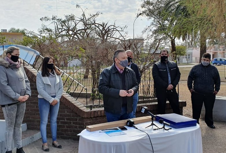San Guillermo: Michlig entregó nuevos aportes para iluminación Led