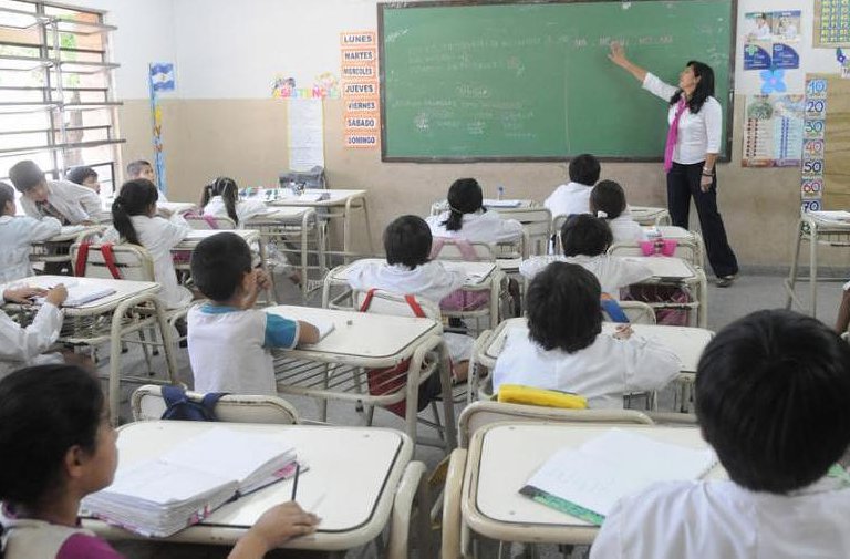 Pagarán 10 mil pesos a los docentes suplentes