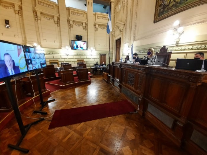 Senadores radicales se abstuvieron en el endeudamiento para Santa Fe + Conectada