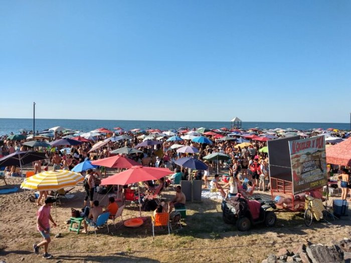 Chau coronavirus: Una multitud disfrutó del domingo en Miramar