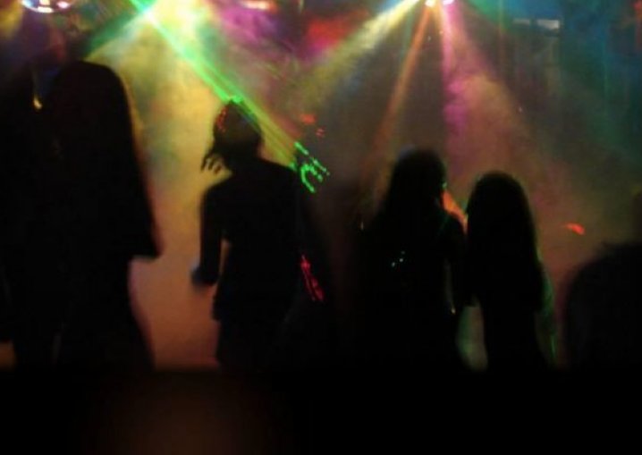 Fiestas clandestinas y un detenido por hecho de violencia en Morteros