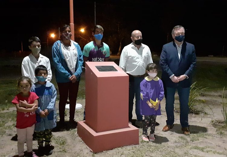 Col. Bossi: Inauguraron iluminación led y la Plazoleta de los Estudiantes