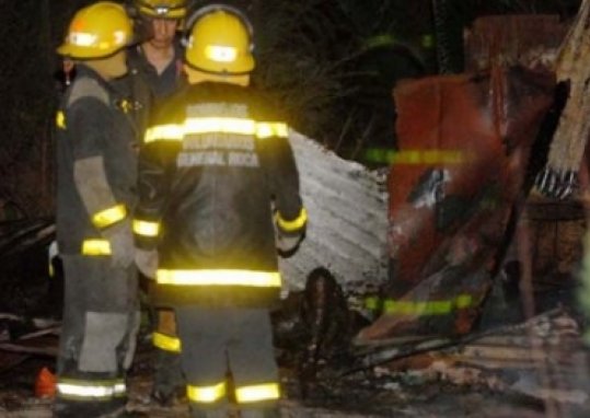 Incendios de una vivienda en Morteros y un auto en Monte Oscuridad