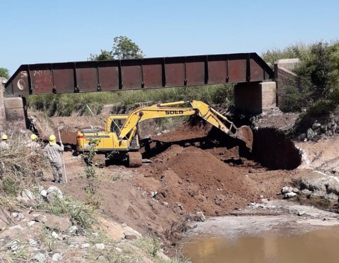 Avanza el reacondicionamiento del Canal Vila-Cululú en el depto. Castellanos