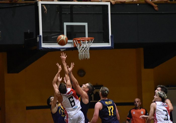 Federal: Sportivo dejó el invicto en Rosario