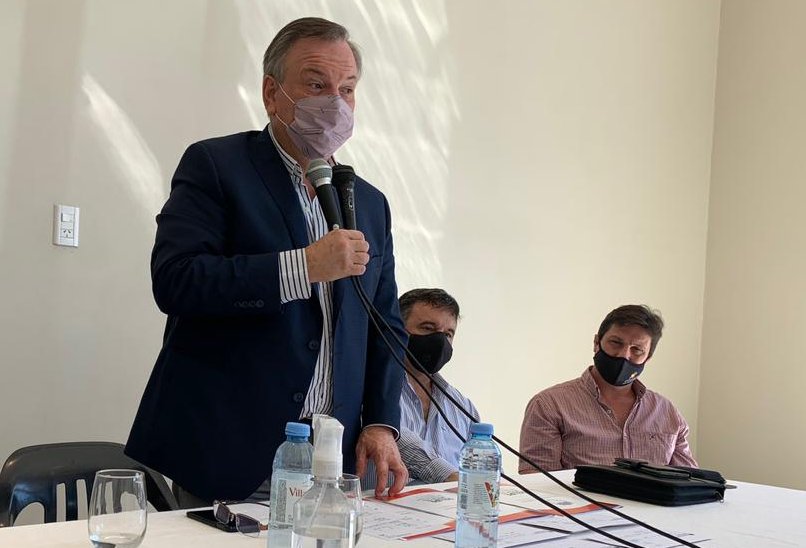 Michlig entregó fondos y firmó convenios en su visita a San Cristóbal