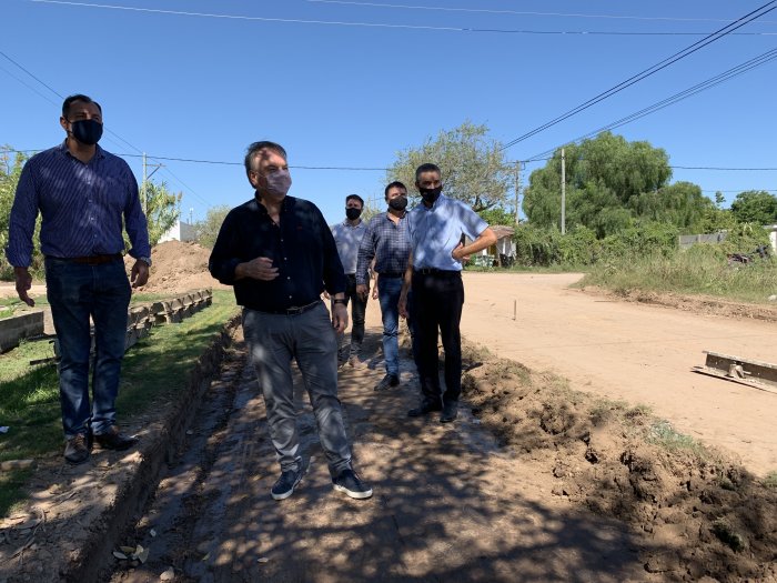 Michlig visitó instituciones y recorrió obras en San Cristóbal