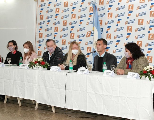 El oficialismo de Ceres presentó sus candidatos a concejales