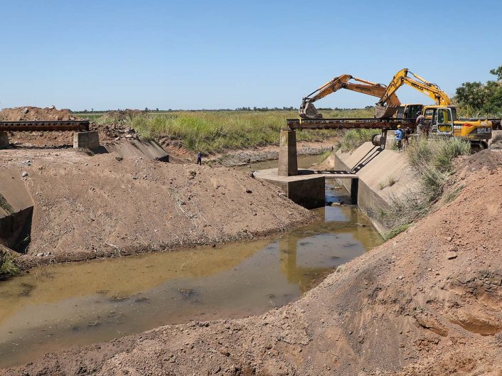 Siguen avanzando en el reacondicionamiento del canal Vila-Cululú