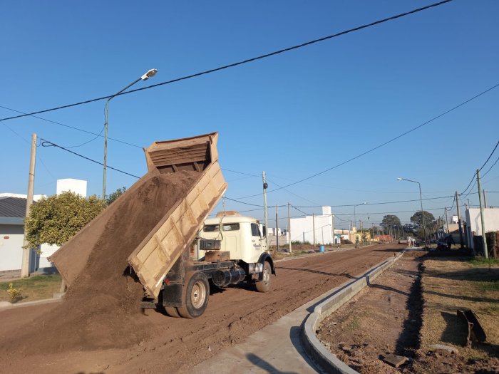 Suardi: Trabajan en el mejorado de calles de Bo. Sarmiento