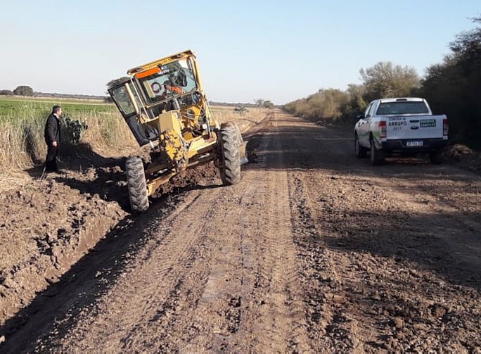 Mejoran caminos rurales en jurisdicción de Arrufó