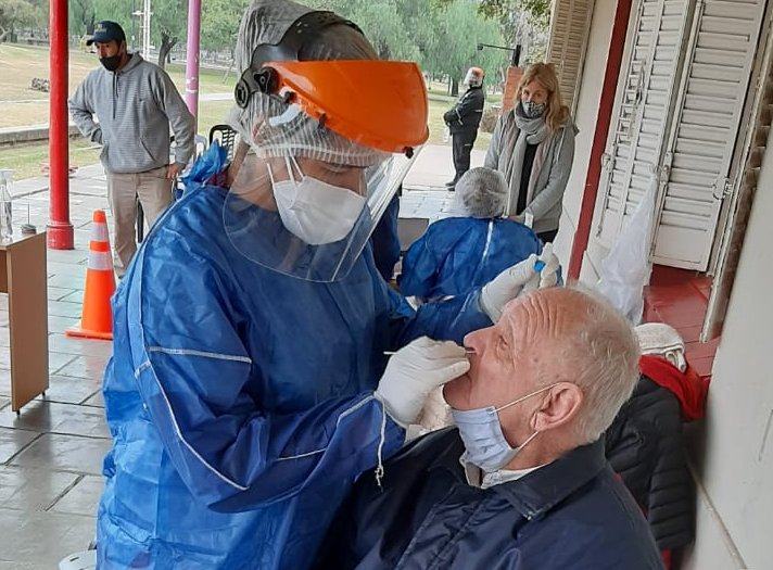 Coronavirus en Santa Fe: Volvieron a subir los casos y las muertes 