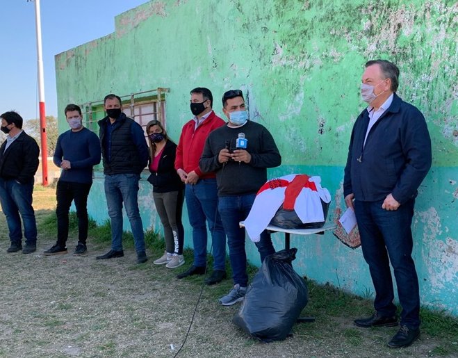Michlig y González entregaron aportes a clubes de San Cristóbal