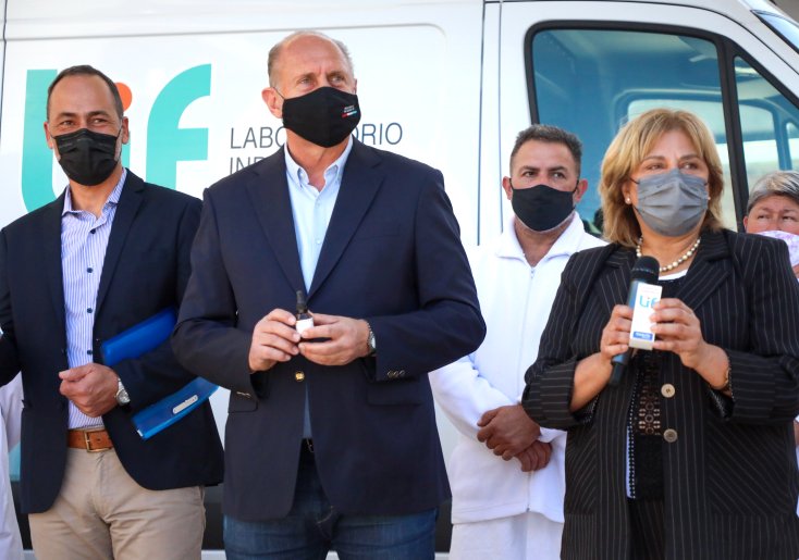 Perotti presentó el primer lote de aceite de cannabis medicinal elaborado por el LIF
