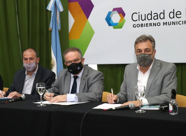 La Provincia firmó el convenio para crear una Escuela Regional de Policía en Rafaela