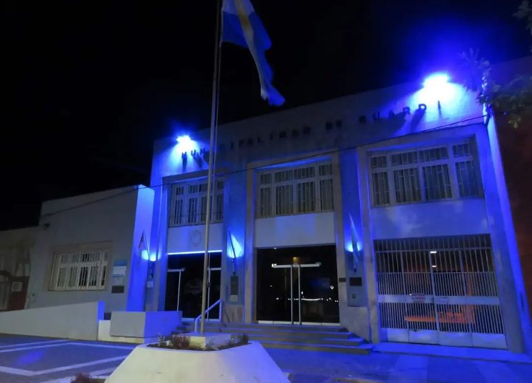 Suardi se pinta de azul por el mes del autismo