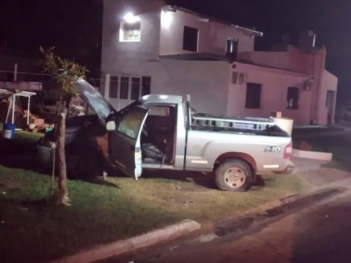 Se incedió una camioneta en Col. Rosa