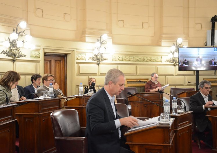 Senadores votaron para que la cobertura del IAPOS llegue a todos los centros de salud