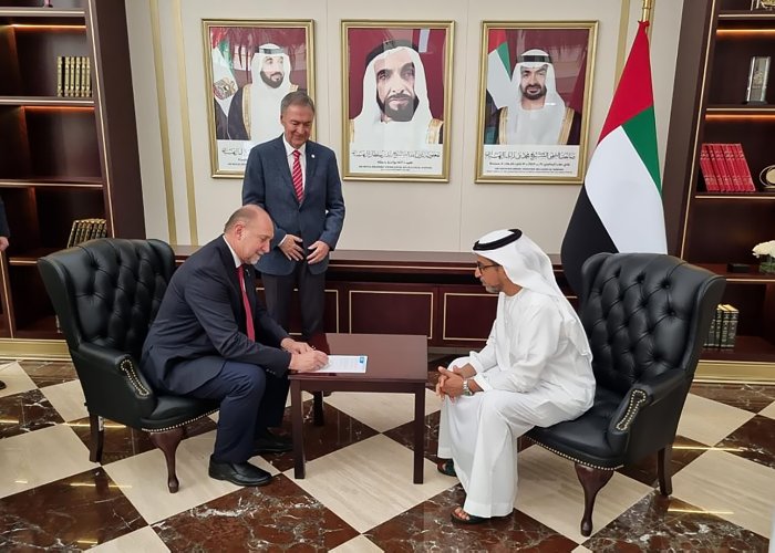 El Fondo de Abu Dhabi también financiará el acueducto Santa Fe-Córdoba