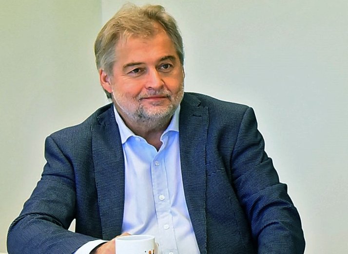 Mirabella adelantó que Santa Fe votará a mediados del 2023