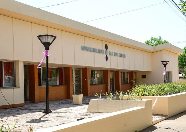 San Guillermo: El municipio firmó un convenio para renovar el equipamiento informático