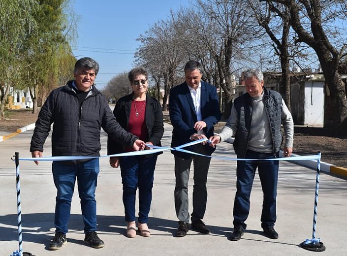 Inauguraron más cuadras de pavimento en Brinkmann