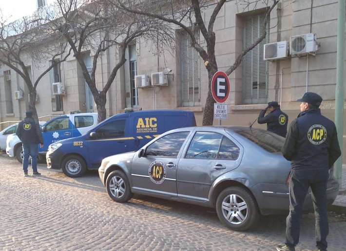Tres policias quedaron detenidos por cohecho y encubrimiento agravado