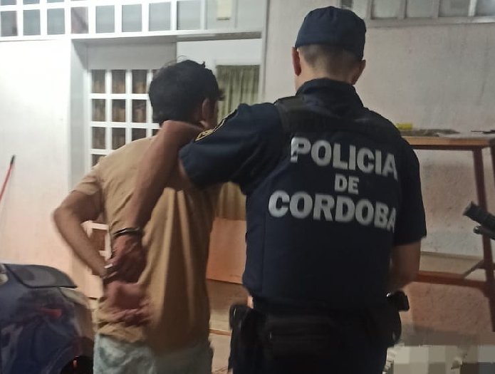 Morteros: Fue detenido luego de intentar robar una cartera