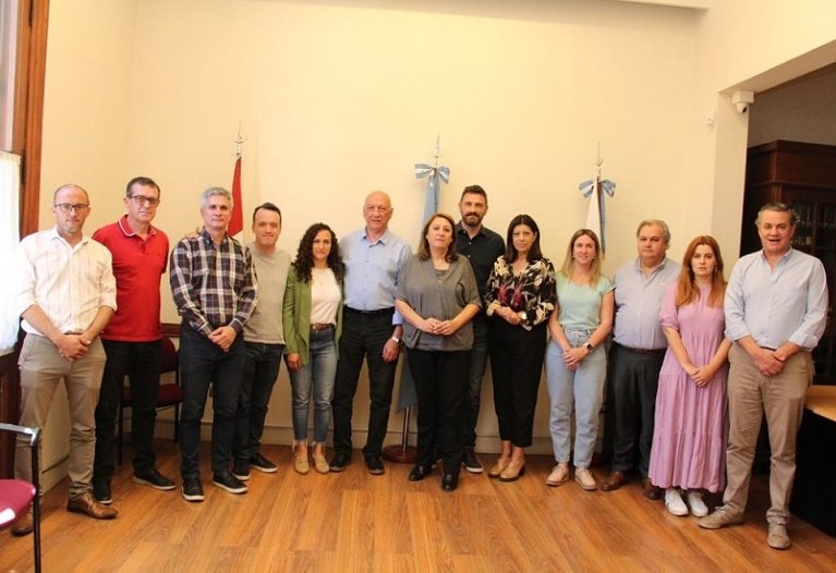 El Socialismo santafesino oficializó su adhesión al Frente de frentes