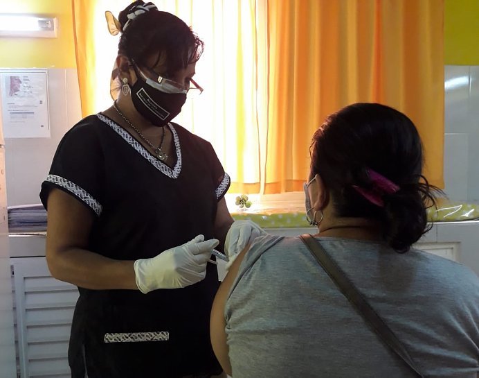 La provincia comenzó a aplicar la vacuna antigripal a la población en general