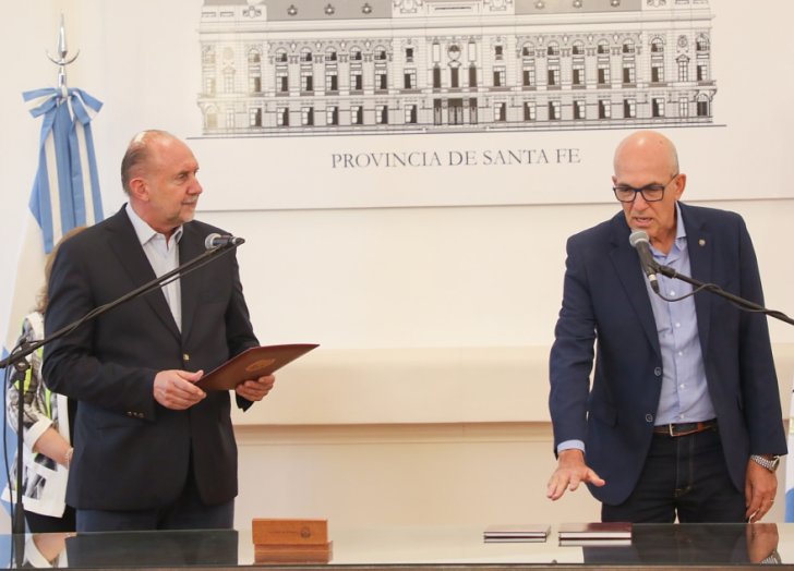 Víctor Debloc juró como Ministro de Educación de Santa Fe