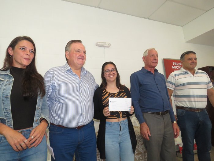 Michlig y González entregaron fondos a instituciones de Suardi