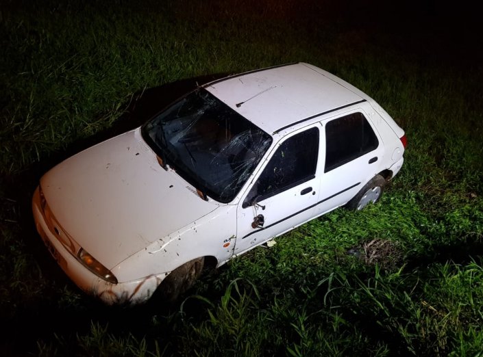 Morteros: Automovilista terminó en un canal al esquivar un perro