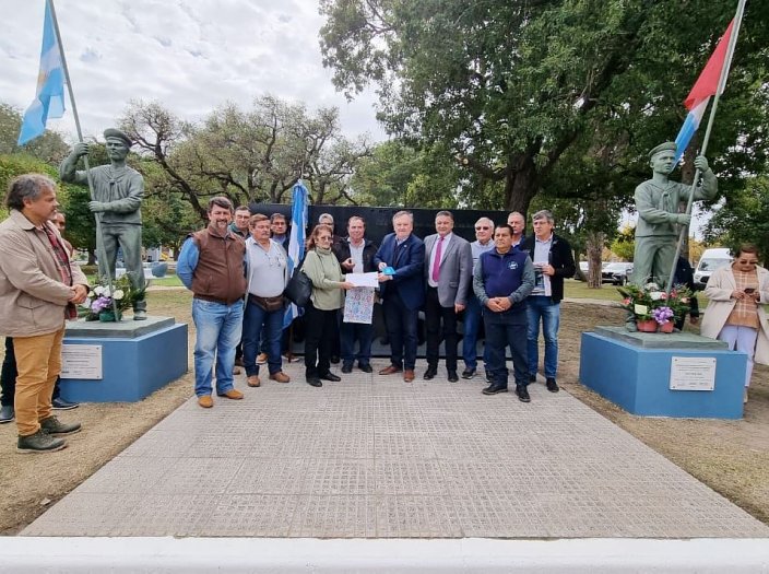 Ambrosetti rindió un emotivo homenaje a los héroes de Malvinas 