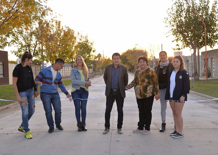 Inauguraron nueva iluminación y pavimento en Porteña
